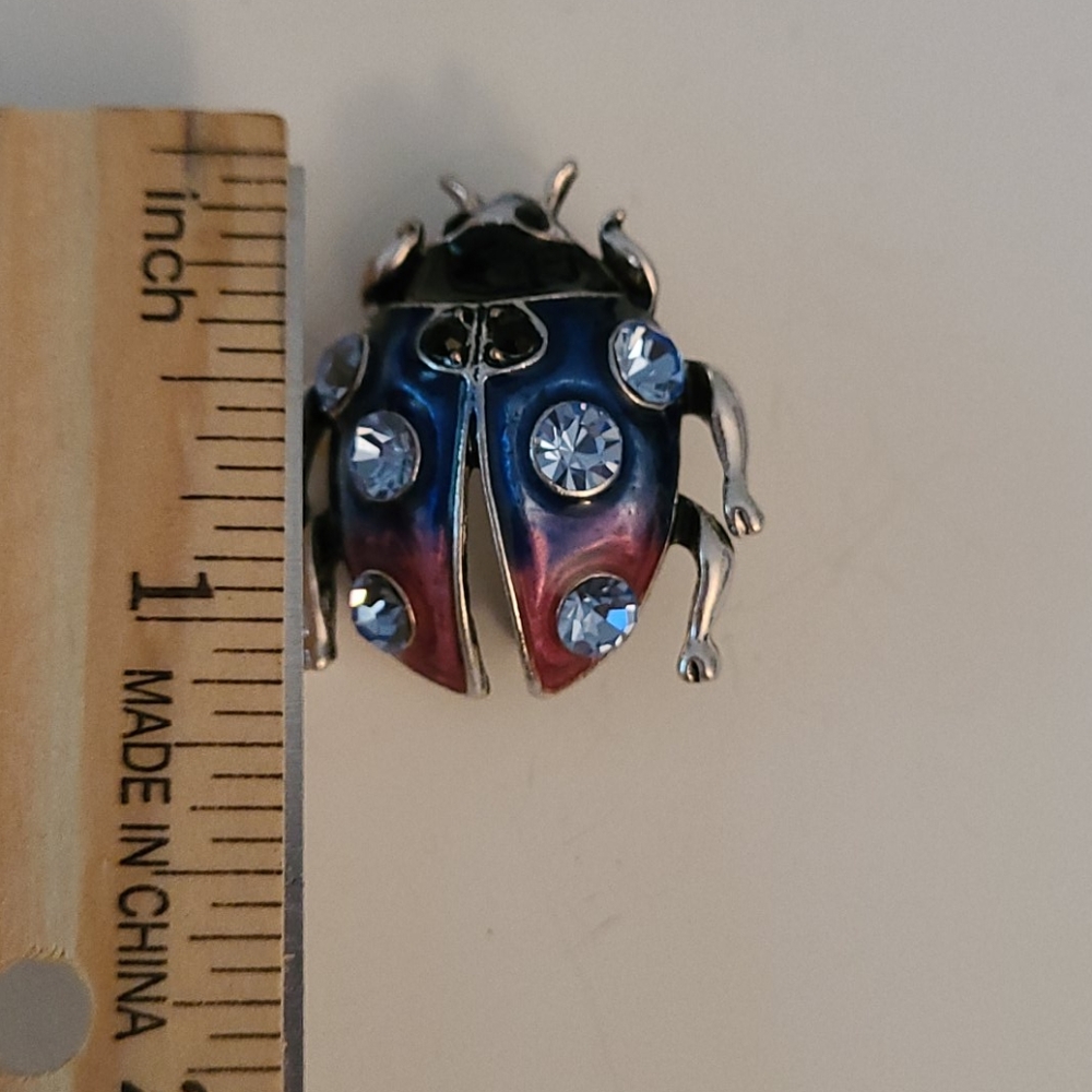 Ladybug Brooch - Picture 3 of 3
